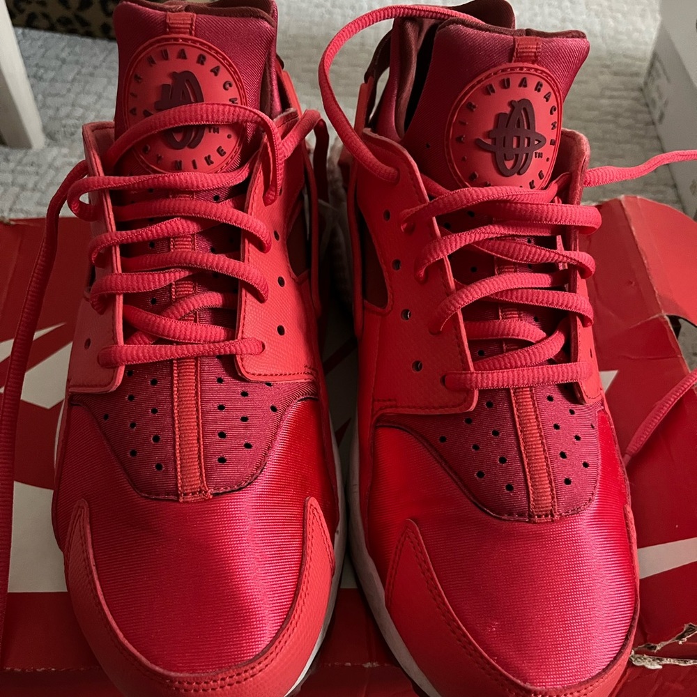 Nike Hurrache Ember Red & White